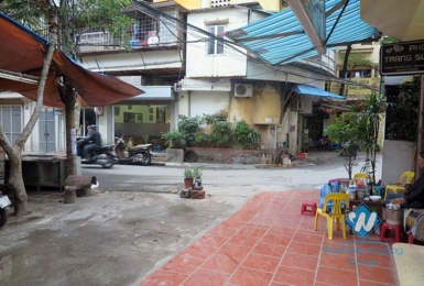 New house for rent in Nui Truc, Dong Da district, Ha Noi
